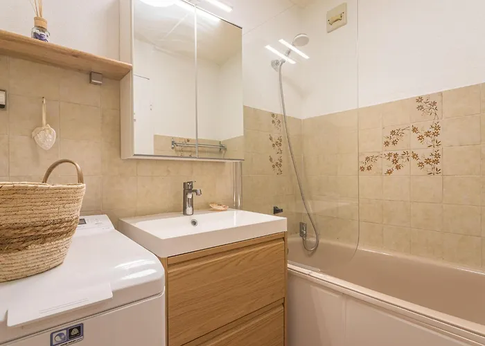 Appartement Brise Marine By Interhome Bormes-les-Mimosas