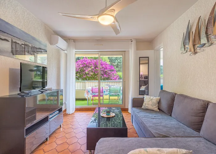 Brise Marine By Interhome Appartement Bormes-les-Mimosas